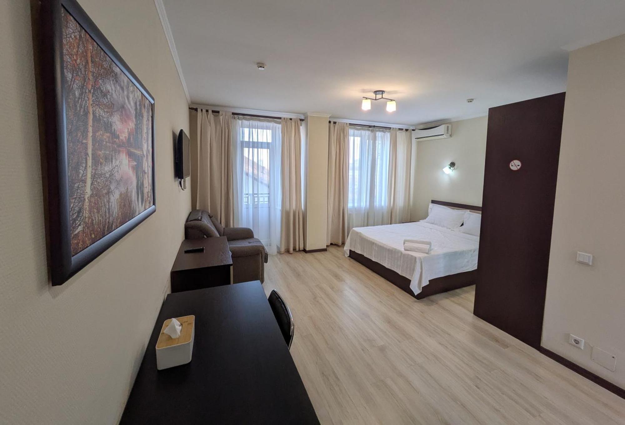 צ'יסינאו Lolo Hotel מראה חיצוני תמונה