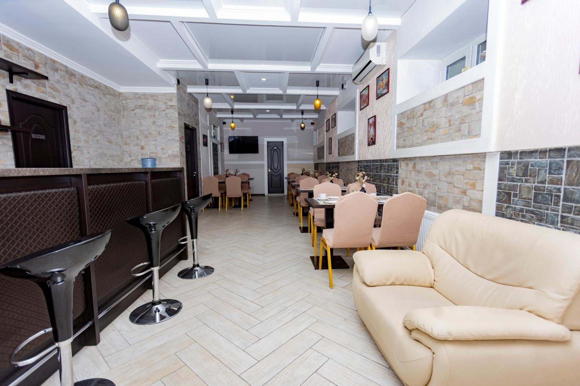 צ'יסינאו Lolo Hotel מראה חיצוני תמונה
